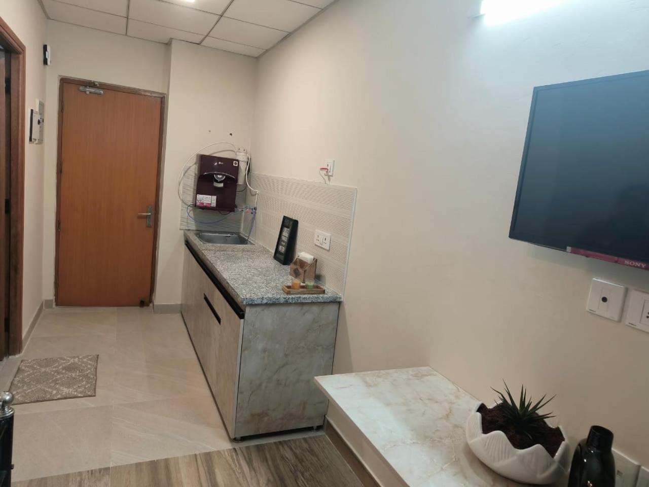 Risal Home Stays Greater Noida Exterior foto