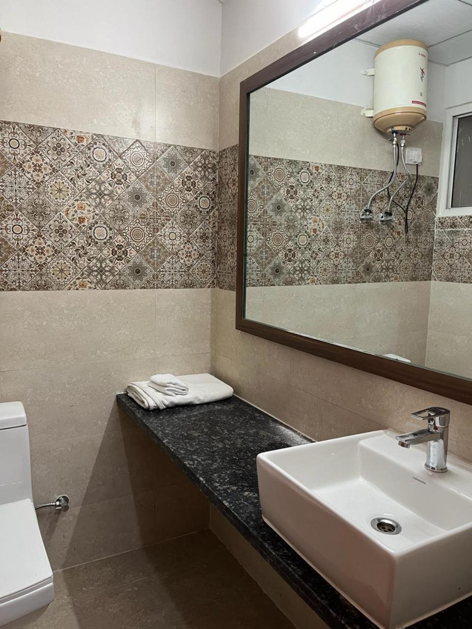 Risal Home Stays Greater Noida Exterior foto